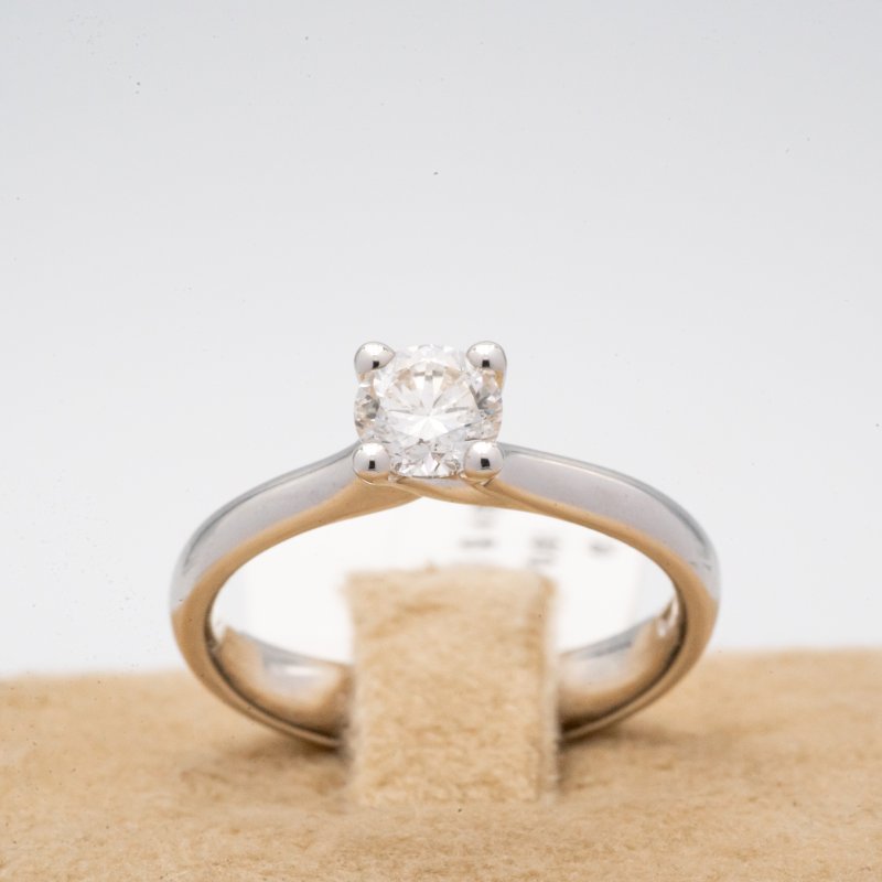 Solitario 0.61 CT
